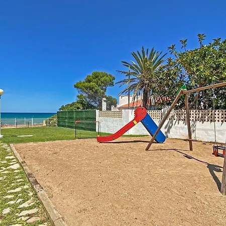 Exciting 2-Bed Apartment On The First Beach Line Denia