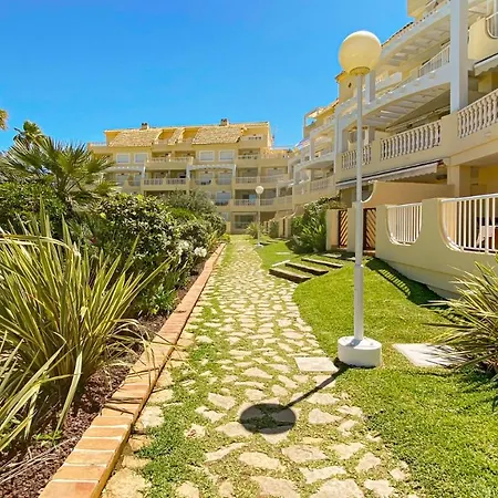 Apartment Exciting 2-Bed Apartment On The First Beach Line