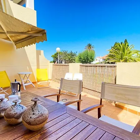 Exciting 2-Bed Apartment On The First Beach Line *