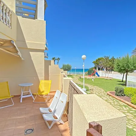 Exciting 2-Bed Apartment On The First Beach Line * Denia