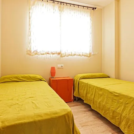 Apartment Exciting 2-Bed Apartment On The First Beach Line