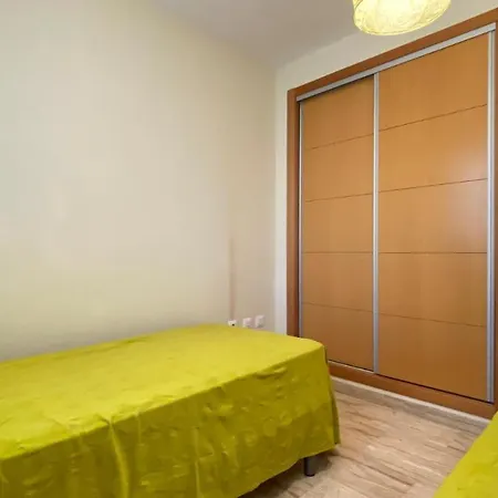Exciting 2-Bed Apartment On The First Beach Line Apartment *